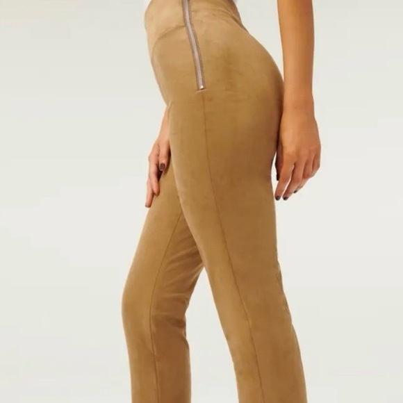 Good American Boss Split Hem Faux Suede Warm Caramel Pants Sz 3 - Picture 3 of 13